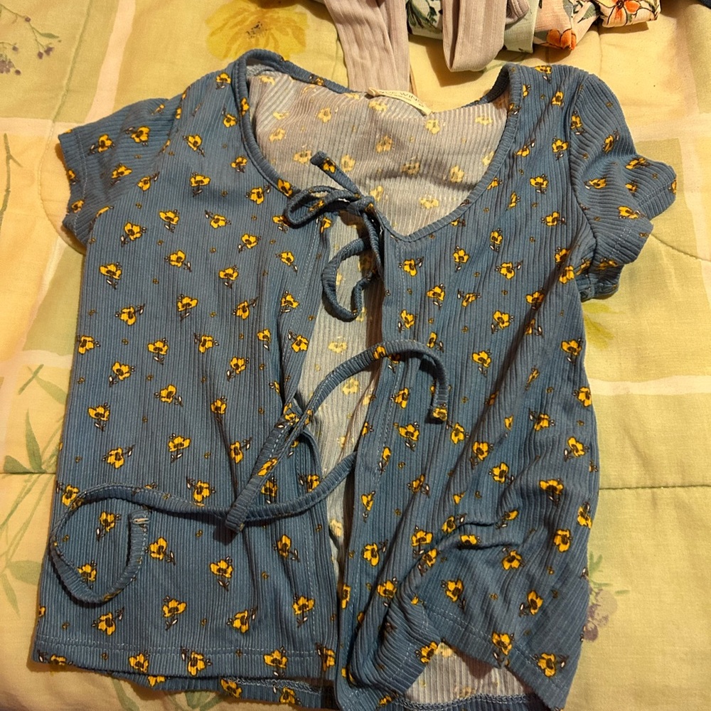 Open shirt with yellow flowers